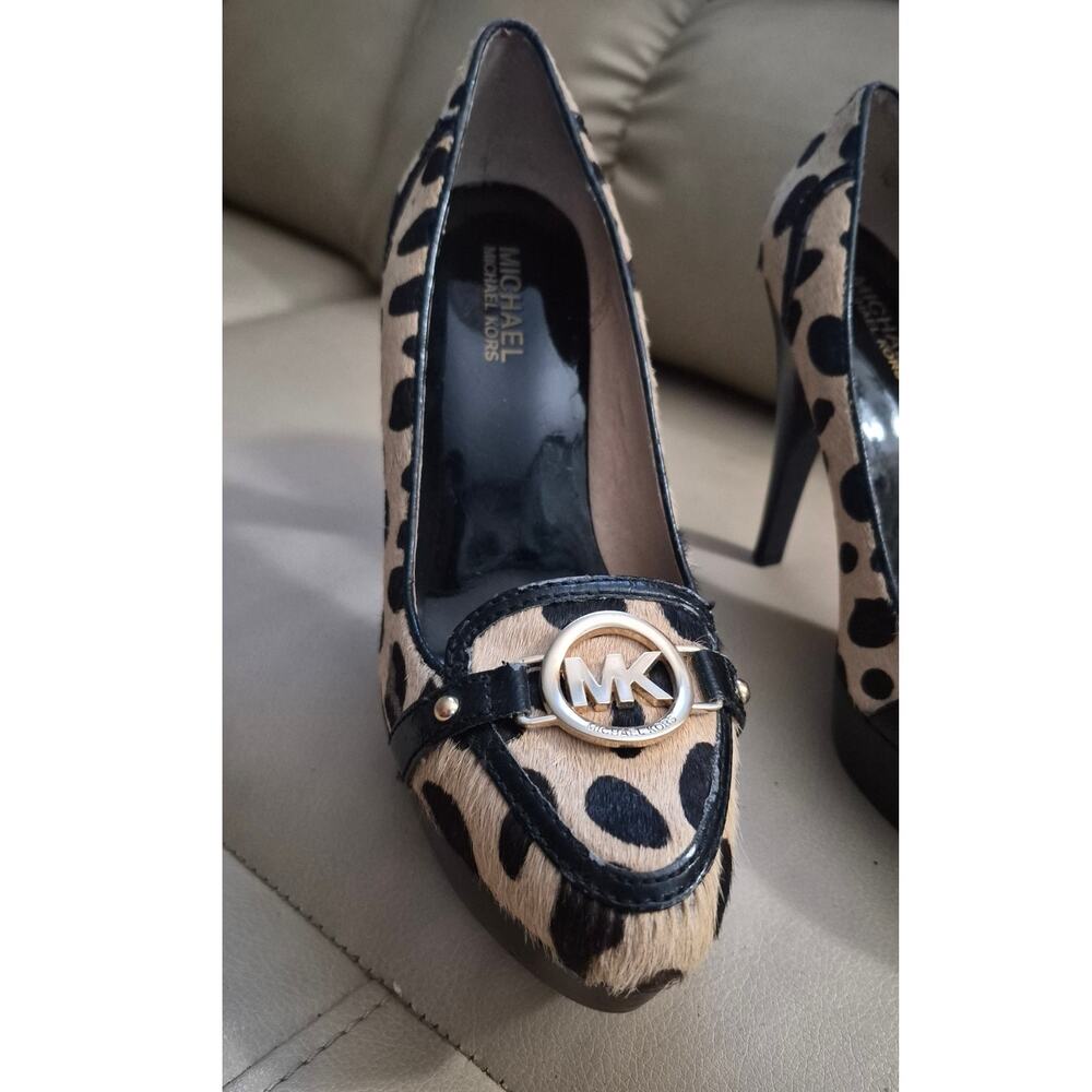 Michael Kors Calf Hair Leopard Platform Heels Gold MK Logo Size 7M Display Flaw - Picture 2 of 11